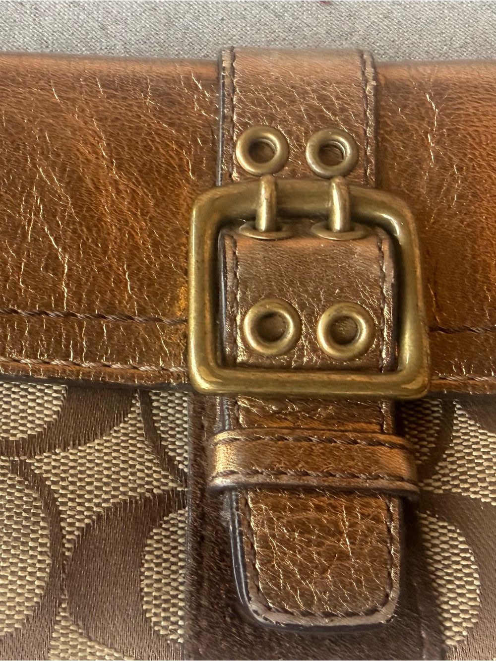 Brown metalic Leather-Trim Canvas wallet- wristler Coach vintage signature